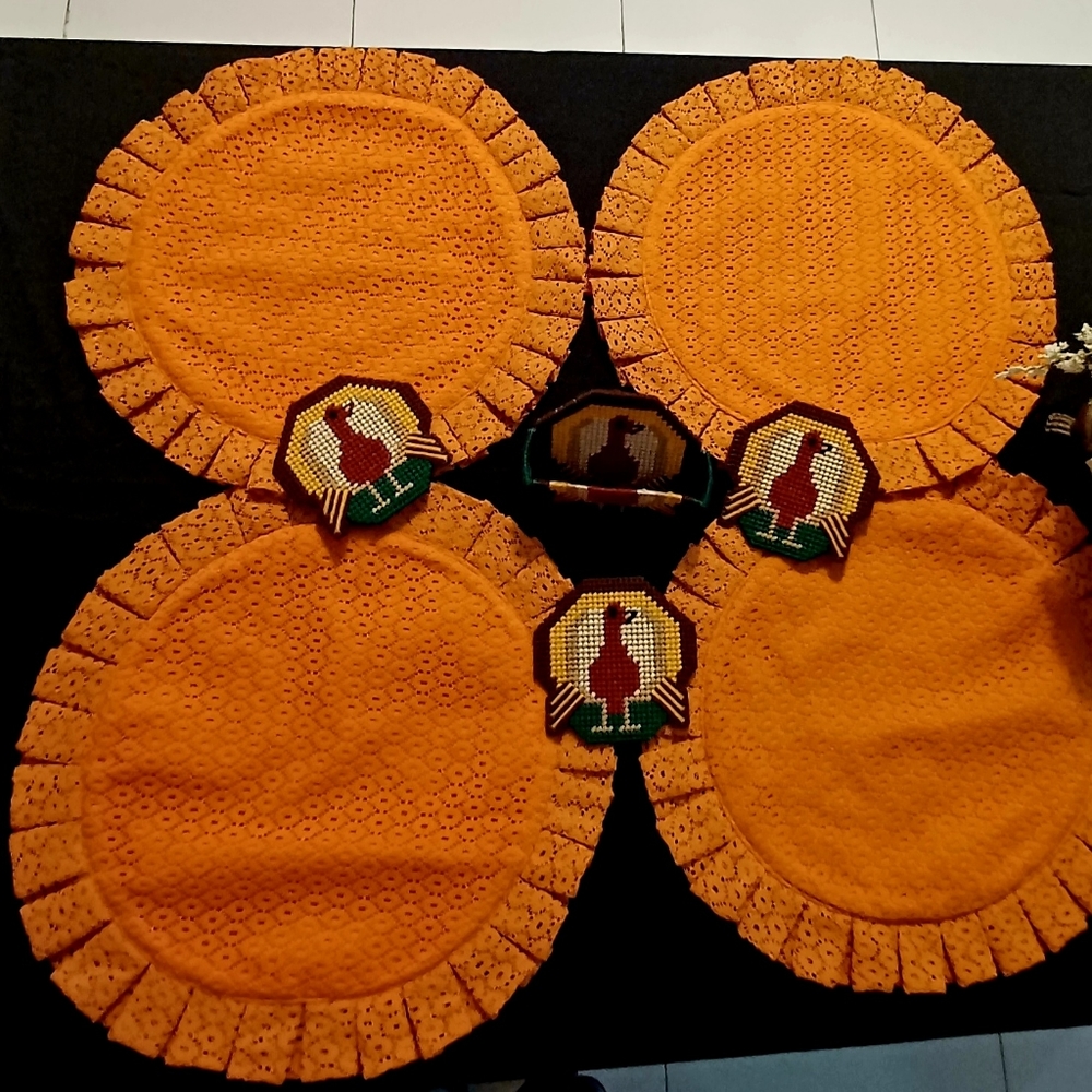 Bohemian THANKSGIVING STOREHOUSE PLACEMATS (4) ORANGE LACE 15" ROUND New - Picture 7 of 7